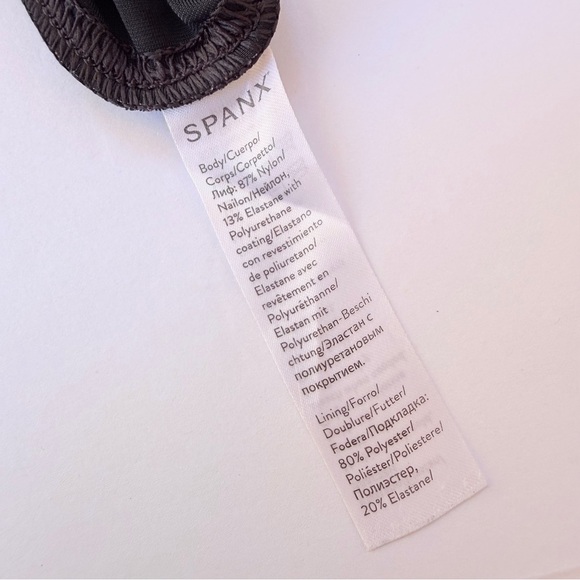 Woman’s Spanx Brand Stretch Pants Black Camo Size 2X​ - Picture 4 of 6